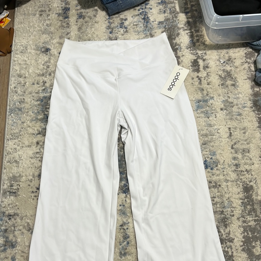 Cross waist , flare yoga pants !